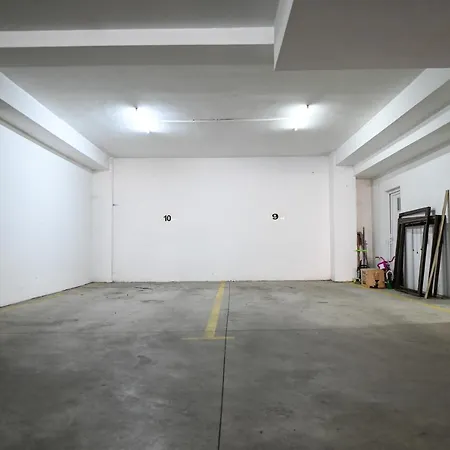 Premium / Private Free Parking *